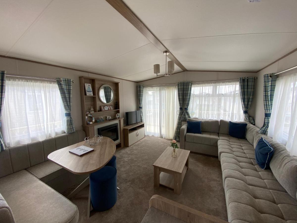 Palm Grove 182 - Pet Friendly, Wifi, Close To Beach And Clubhouse - Golden Palm Resort - Meadow Lakes Caravan & Lodge Hire Скегнесс Экстерьер фото